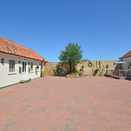 Farriers Cottage Blofield Exterior photo