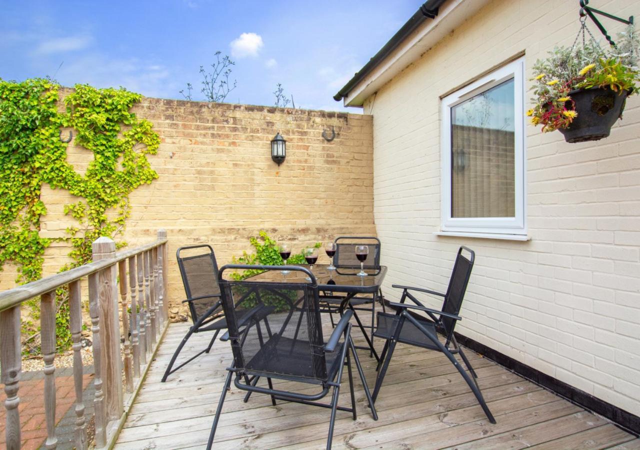 Farriers Cottage Blofield Exterior photo